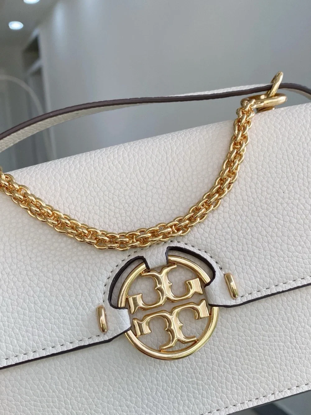 Tory Burch Cream Leather Shoulder Bag with Gold Chain